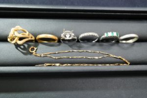 買取　金　プラチナ　まねき堂